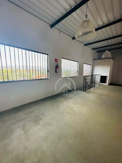 Armazém / Galpão para alugar, 360m2 em Jardim das Cerejeiras, Atibaia - SP - imagem 4 Foto 4 de Armazém / Galpão para alugar, 360m2 em Jardim das Cerejeiras, Atibaia - SP
