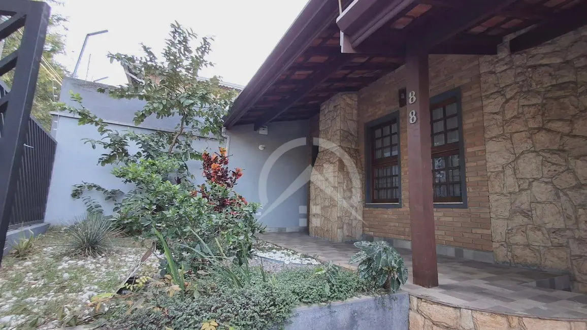 Foto 9 de Casa com 4 quartos à venda e para alugar, 300m2 em Jardim do Lago, Atibaia - SP