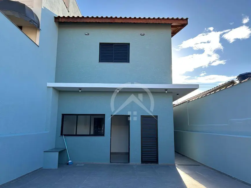Sobrado com 4 quartos para alugar, 200m2 em Centro, Atibaia - SP - imagem 1 Foto 1 de Sobrado com 4 quartos para alugar, 200m2 em Centro, Atibaia - SP