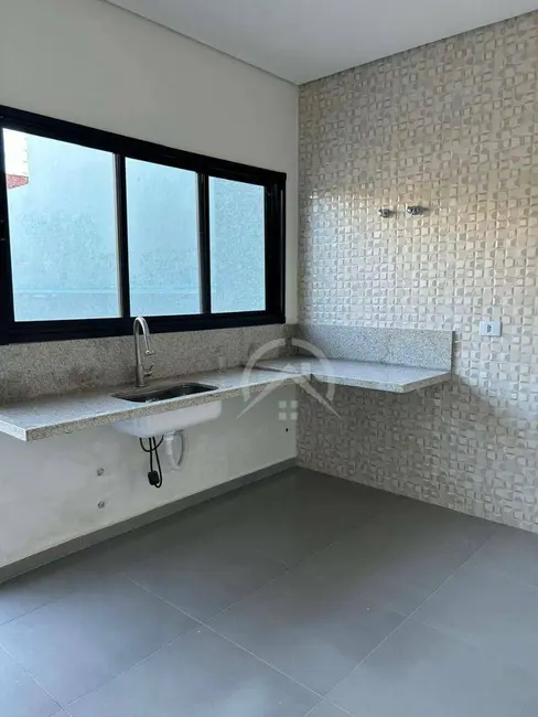 Sobrado com 4 quartos para alugar, 200m2 em Centro, Atibaia - SP - imagem 6 Foto 6 de Sobrado com 4 quartos para alugar, 200m2 em Centro, Atibaia - SP