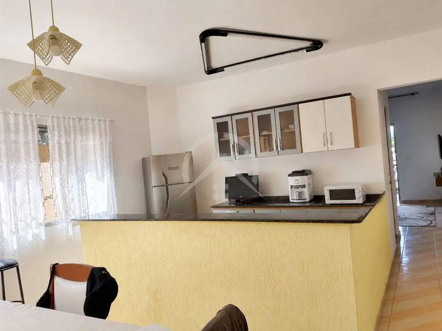 Foto 2 de Casa com 2 quartos à venda, 180m2 em Jardim das Cerejeiras, Atibaia - SP