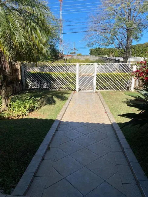 Casa com 3 quartos para alugar, 712m2 em Centro, Atibaia - SP - imagem 3 Foto 3 de Casa com 3 quartos para alugar, 712m2 em Centro, Atibaia - SP