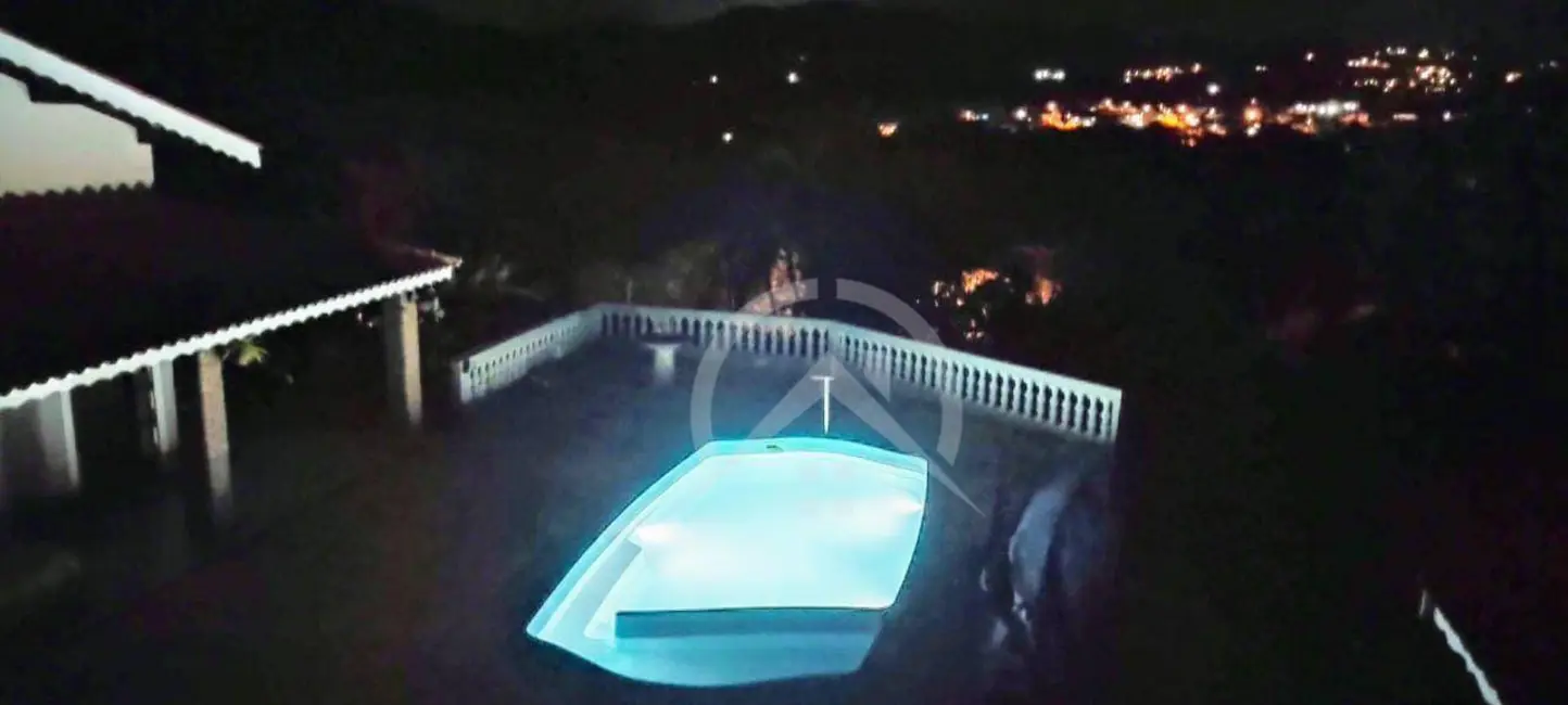 Chácara com 8 quartos à venda, 1390m2 em Piracaia - SP - imagem 3 Foto 3 de Chácara com 8 quartos à venda, 1390m2 em Piracaia - SP