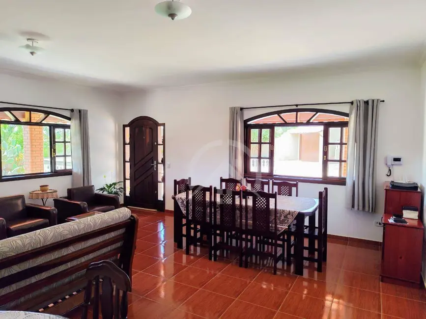 Chácara com 8 quartos à venda, 1390m2 em Piracaia - SP - imagem 6 Foto 6 de Chácara com 8 quartos à venda, 1390m2 em Piracaia - SP