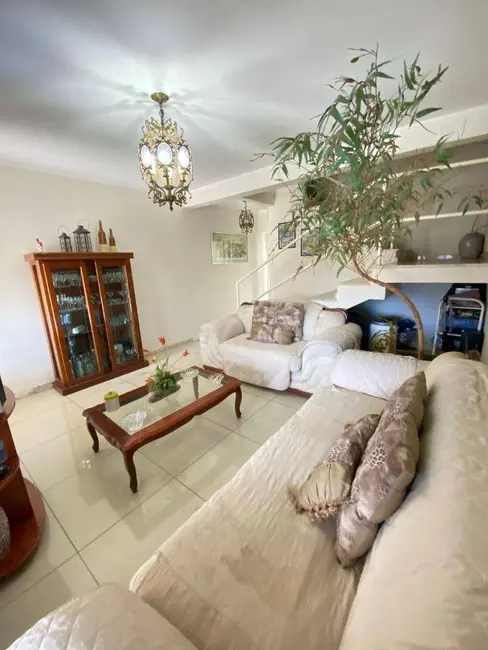 Sobrado com 2 quartos à venda, 100m2 em Vila Mira, Atibaia - SP - imagem 4 Foto 4 de Sobrado com 2 quartos à venda, 100m2 em Vila Mira, Atibaia - SP