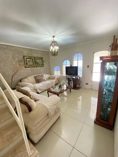 Sobrado com 2 quartos à venda, 100m2 em Vila Mira, Atibaia - SP - imagem 1 Foto 1 de Sobrado com 2 quartos à venda, 100m2 em Vila Mira, Atibaia - SP