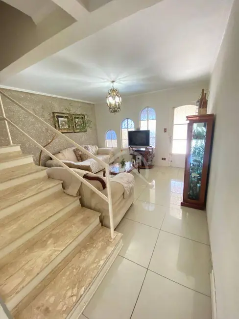 Sobrado com 2 quartos à venda, 100m2 em Vila Mira, Atibaia - SP - imagem 3 Foto 3 de Sobrado com 2 quartos à venda, 100m2 em Vila Mira, Atibaia - SP