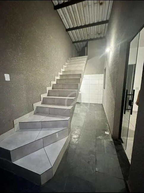Foto 1 de Casa com 2 quartos para alugar, 90m2 em Jardim Alvinópolis II, Atibaia - SP
