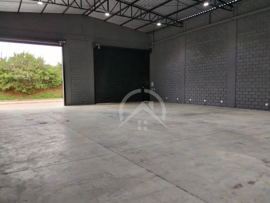 Armazém / Galpão para alugar, 840m2 em Ressaca, Atibaia - SP - imagem 4 Foto 4 de Armazém / Galpão para alugar, 840m2 em Ressaca, Atibaia - SP