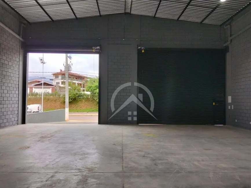 Armazém / Galpão para alugar, 840m2 em Ressaca, Atibaia - SP - imagem 2 Foto 2 de Armazém / Galpão para alugar, 840m2 em Ressaca, Atibaia - SP