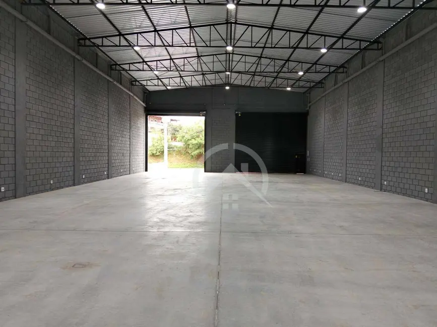 Armazém / Galpão para alugar, 840m2 em Ressaca, Atibaia - SP - imagem 3 Foto 3 de Armazém / Galpão para alugar, 840m2 em Ressaca, Atibaia - SP