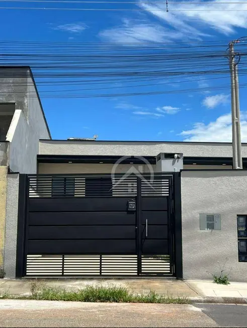 Casa com 3 quartos à venda, 170m2 em Jardim Alvinópolis, Atibaia - SP - imagem 3 Foto 3 de Casa com 3 quartos à venda, 170m2 em Jardim Alvinópolis, Atibaia - SP