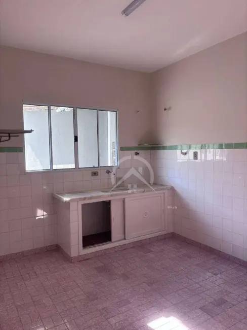 Casa com 2 quartos para alugar, 150m2 em Alvinópolis, Atibaia - SP - imagem 6 Foto 6 de Casa com 2 quartos para alugar, 150m2 em Alvinópolis, Atibaia - SP