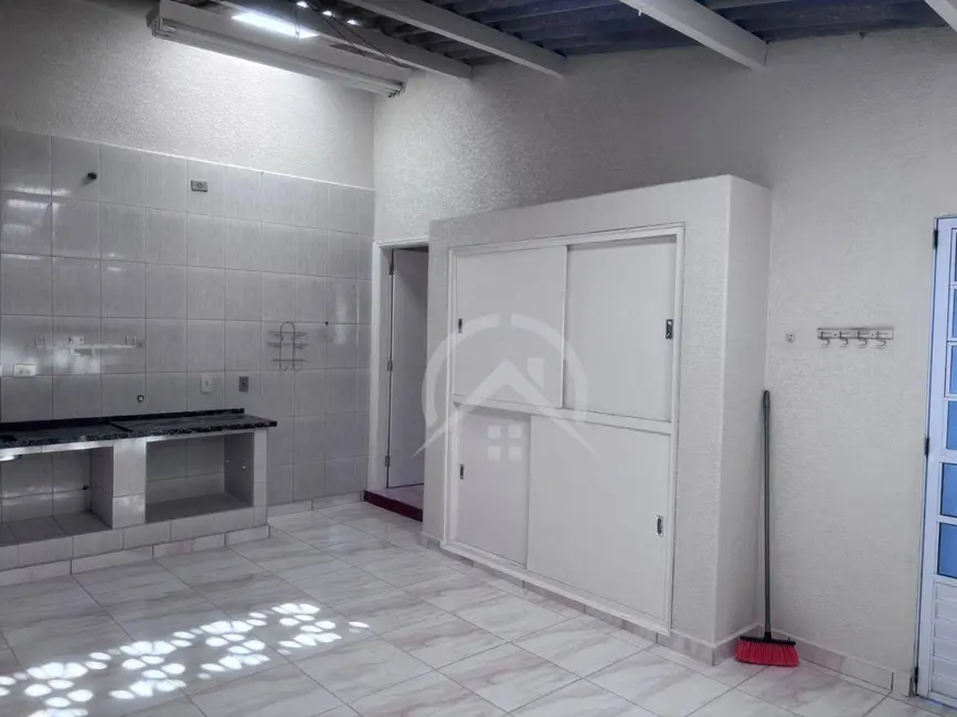 Casa com 2 quartos para alugar, 150m2 em Alvinópolis, Atibaia - SP - imagem 7 Foto 7 de Casa com 2 quartos para alugar, 150m2 em Alvinópolis, Atibaia - SP