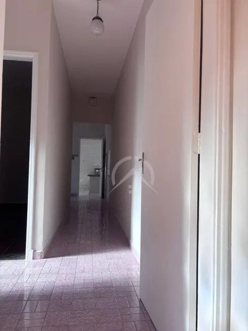 Casa com 2 quartos para alugar, 150m2 em Alvinópolis, Atibaia - SP - imagem 4 Foto 4 de Casa com 2 quartos para alugar, 150m2 em Alvinópolis, Atibaia - SP