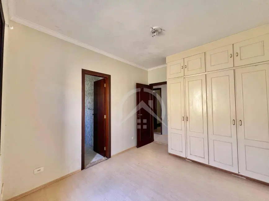 Foto 2 de Casa com 3 quartos à venda e para alugar, 250m2 em Atibaia Jardim, Atibaia - SP