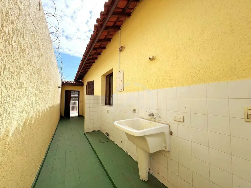 Foto 8 de Casa com 3 quartos à venda e para alugar, 250m2 em Atibaia Jardim, Atibaia - SP