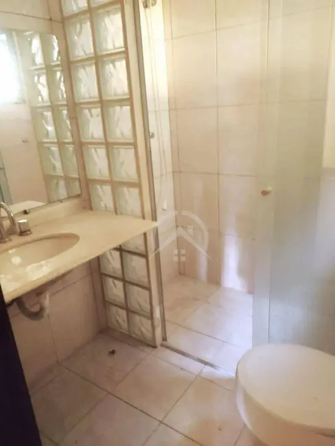 Foto 3 de Casa com 3 quartos à venda e para alugar, 250m2 em Atibaia Jardim, Atibaia - SP