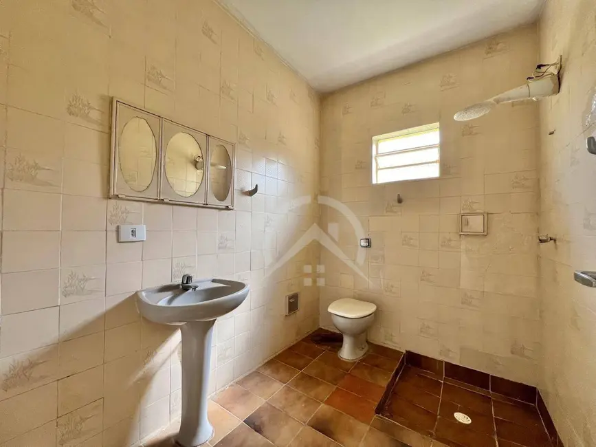 Foto 9 de Casa com 3 quartos à venda e para alugar, 250m2 em Atibaia Jardim, Atibaia - SP