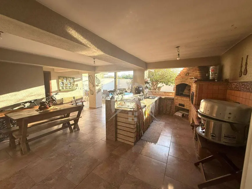 Foto 2 de Sobrado com 3 quartos à venda, 800m2 em Jardim Paulista, Atibaia - SP