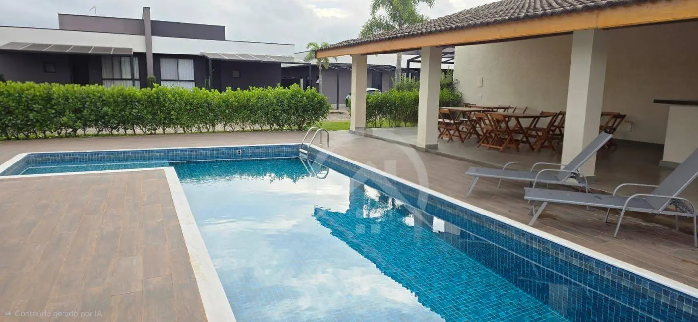 Foto 1 de Casa com 2 quartos para alugar, 245m2 em Centro, Atibaia - SP