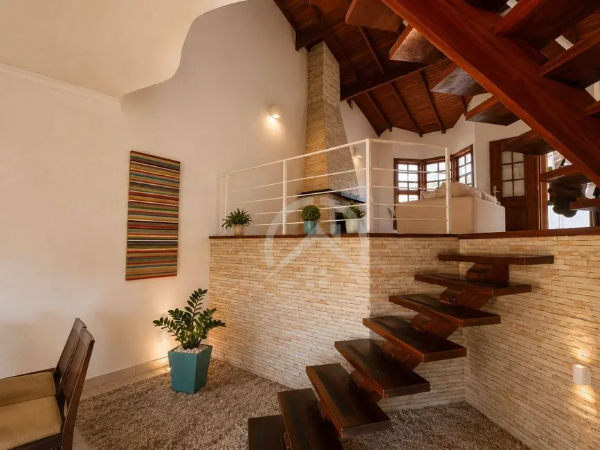Sobrado com 4 quartos para alugar, 300m2 em Vila Petrópolis, Atibaia - SP - imagem 8 Foto 8 de Sobrado com 4 quartos para alugar, 300m2 em Vila Petrópolis, Atibaia - SP
