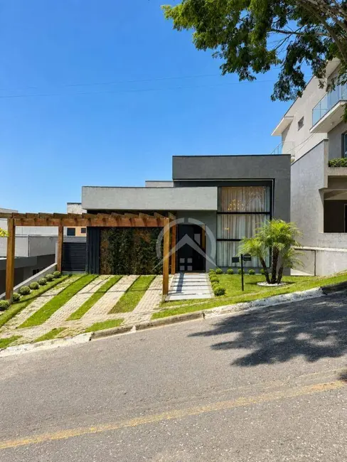 Foto 1 de Casa de Condomínio com 3 quartos à venda e para alugar, 300m2 em Atibaia - SP