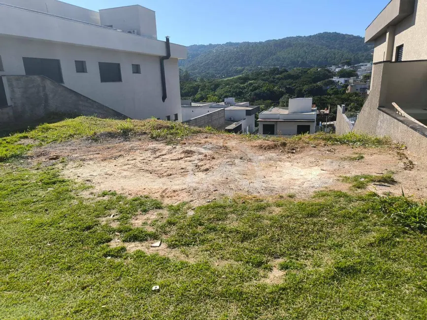 Foto 1 de Terreno / Lote à venda, 360m2 em Atibaia - SP