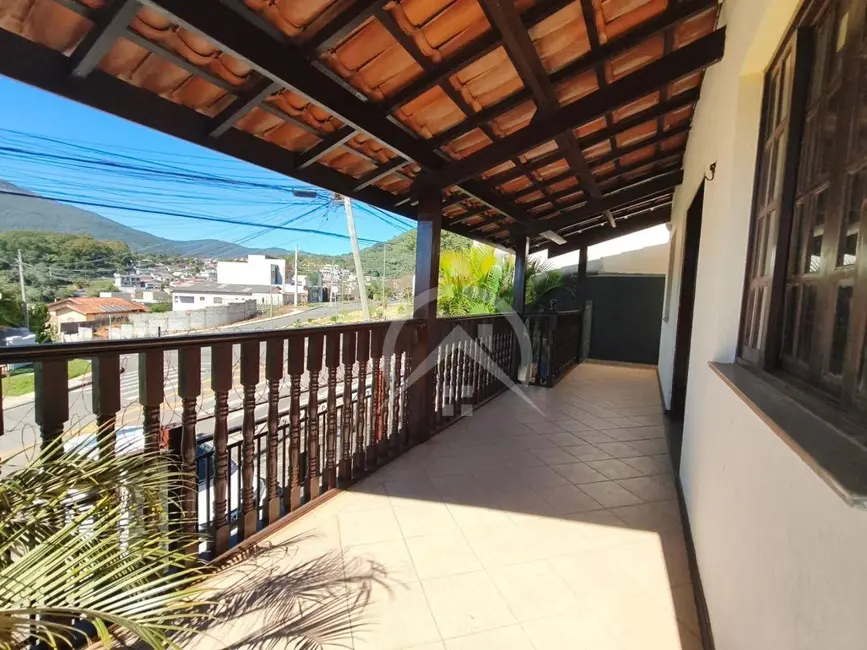 Foto 4 de Casa com 3 quartos à venda e para alugar, 300m2 em Jardim Maristela, Atibaia - SP