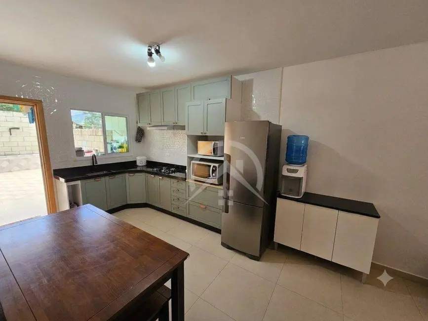 Casa de Condomínio com 2 quartos à venda e para alugar, 165m2 em Bom Jesus Dos Perdoes - SP - imagem 9 Foto 9 de Casa de Condomínio com 2 quartos à venda e para alugar, 165m2 em Bom Jesus Dos Perdoes - SP