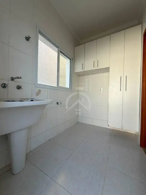 Casa com 3 quartos para alugar, 250m2 em Jardim dos Pinheiros, Atibaia - SP - imagem 2 Foto 2 de Casa com 3 quartos para alugar, 250m2 em Jardim dos Pinheiros, Atibaia - SP