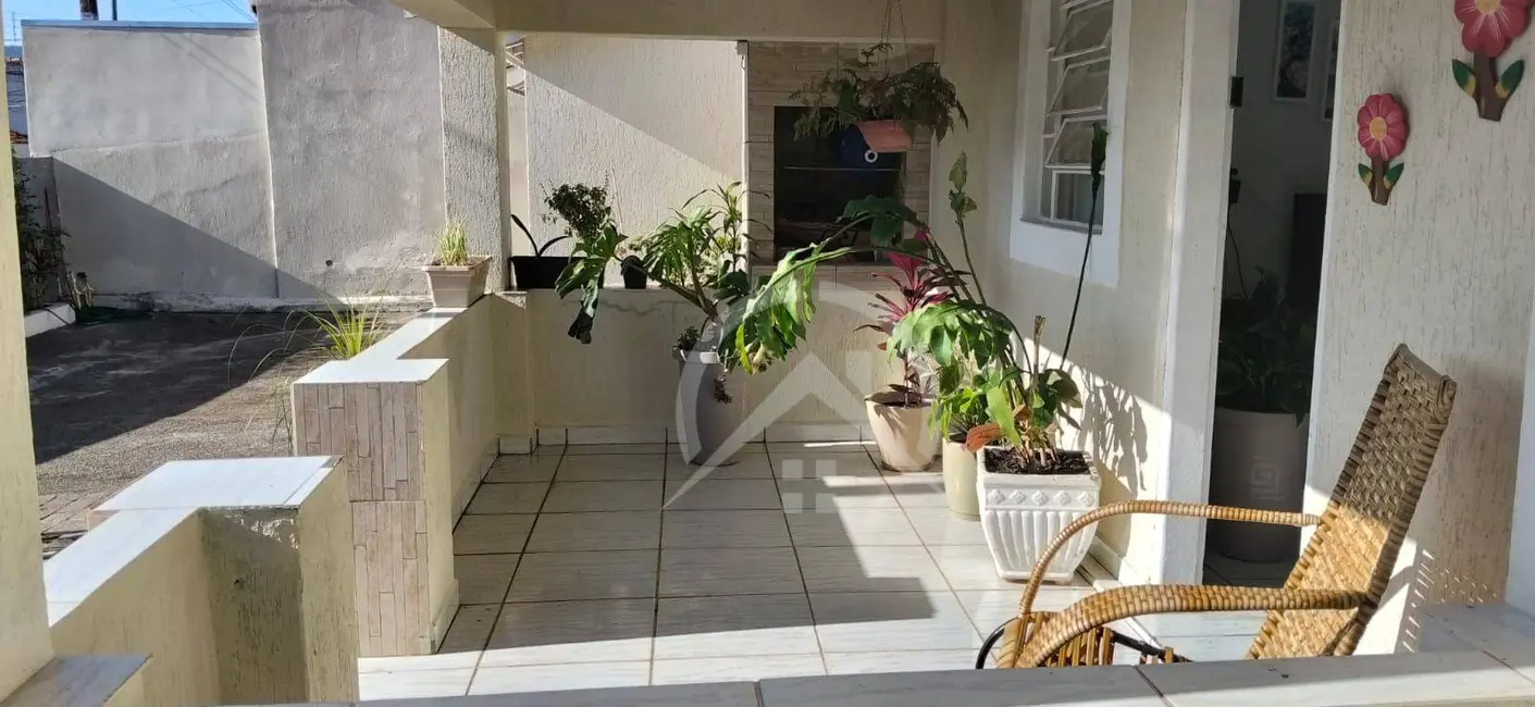 Foto 2 de Casa com 2 quartos para alugar, 170m2 em Alvinópolis, Atibaia - SP