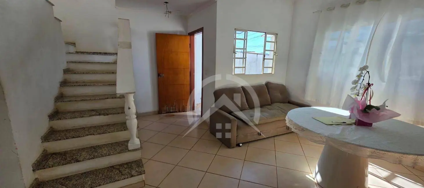 Foto 2 de Sobrado com 2 quartos à venda, 175m2 em Atibaia - SP