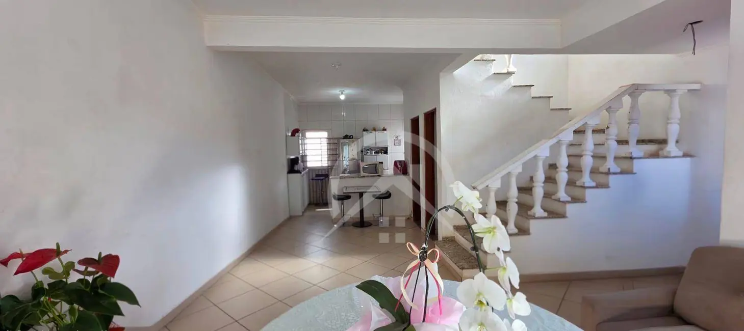 Foto 8 de Sobrado com 2 quartos à venda, 175m2 em Atibaia - SP