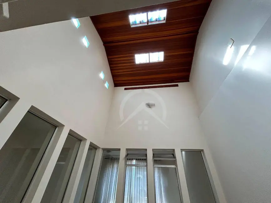 Casa com 4 quartos para alugar, 150m2 em Alvinópolis, Atibaia - SP - imagem 9 Foto 9 de Casa com 4 quartos para alugar, 150m2 em Alvinópolis, Atibaia - SP