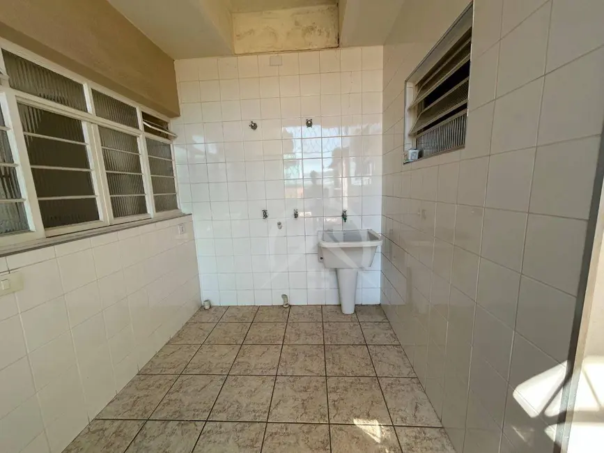 Casa com 4 quartos para alugar, 150m2 em Alvinópolis, Atibaia - SP - imagem 4 Foto 4 de Casa com 4 quartos para alugar, 150m2 em Alvinópolis, Atibaia - SP