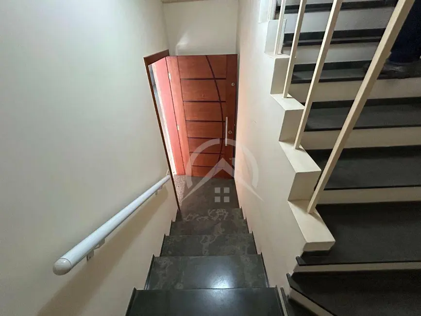 Casa com 4 quartos para alugar, 150m2 em Alvinópolis, Atibaia - SP - imagem 7 Foto 7 de Casa com 4 quartos para alugar, 150m2 em Alvinópolis, Atibaia - SP