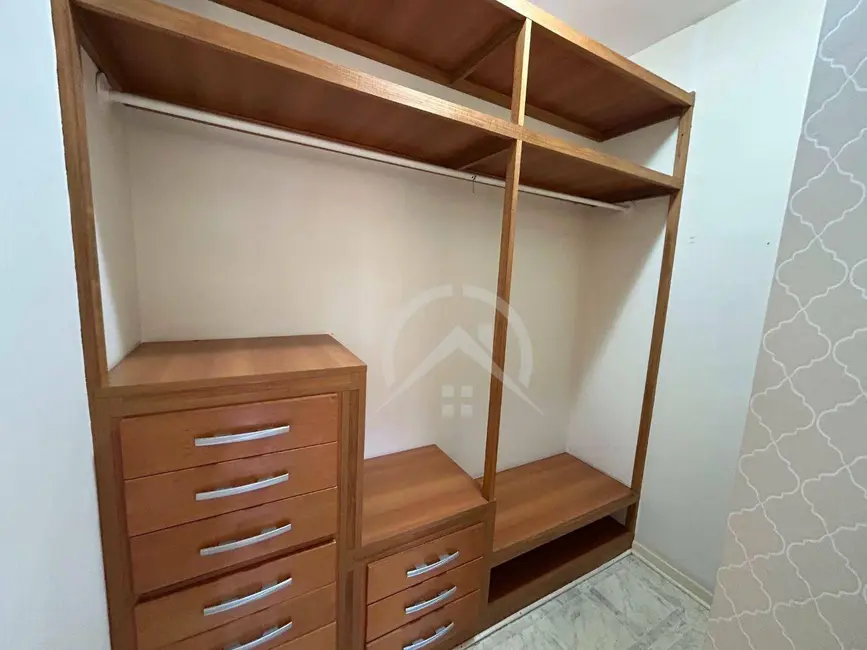 Casa com 4 quartos para alugar, 150m2 em Alvinópolis, Atibaia - SP - imagem 2 Foto 2 de Casa com 4 quartos para alugar, 150m2 em Alvinópolis, Atibaia - SP