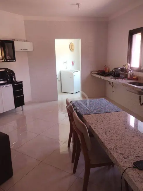 Foto 3 de Casa com 2 quartos à venda, 254m2 em Nova Gardênia, Atibaia - SP