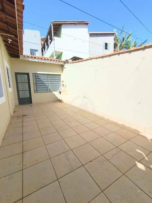 Foto 9 de Casa com 2 quartos para alugar, 600m2 em Jardim Imperial, Atibaia - SP