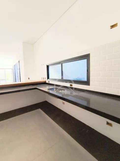 Foto 2 de Sobrado com 3 quartos à venda, 180m2 em Atibaia - SP