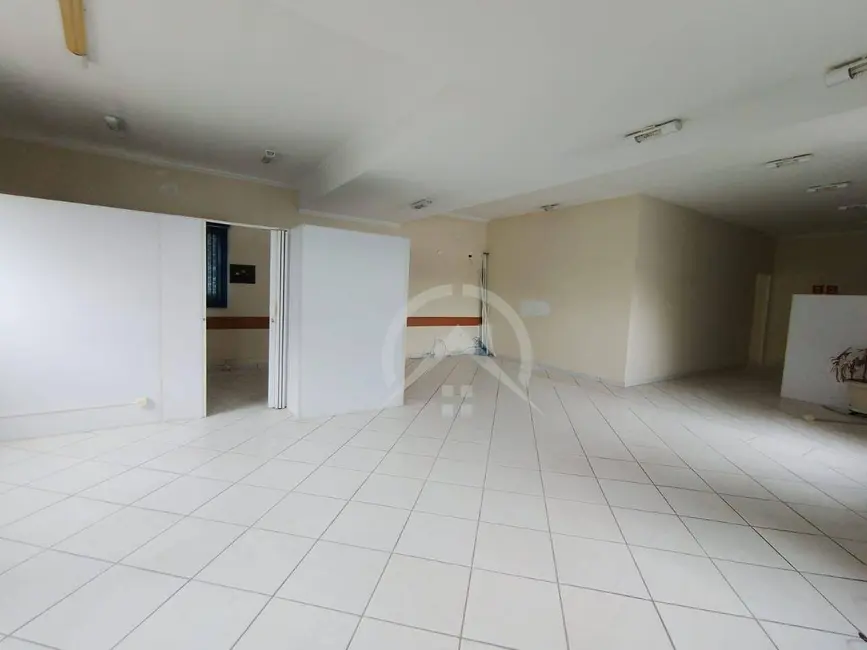 Sala Comercial para alugar, 300m2 em Centro, Atibaia - SP - imagem 2 Foto 2 de Sala Comercial para alugar, 300m2 em Centro, Atibaia - SP