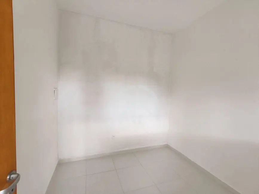 Casa com 3 quartos para alugar, 200m2 em Jardim Maristela, Atibaia - SP - imagem 4 Foto 4 de Casa com 3 quartos para alugar, 200m2 em Jardim Maristela, Atibaia - SP