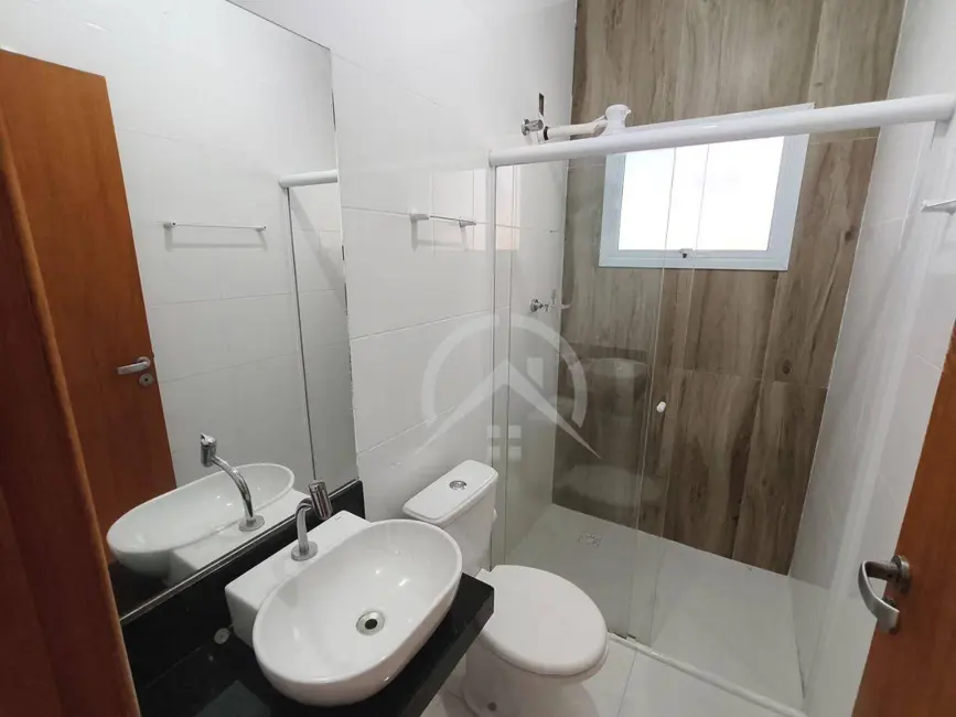 Casa com 3 quartos para alugar, 200m2 em Jardim Maristela, Atibaia - SP - imagem 2 Foto 2 de Casa com 3 quartos para alugar, 200m2 em Jardim Maristela, Atibaia - SP