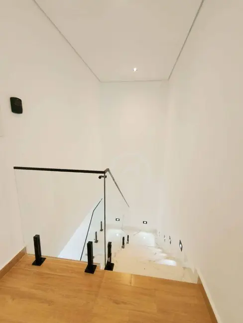 Sobrado com 3 quartos para alugar, 200m2 em Nova Gardênia, Atibaia - SP - imagem 3 Foto 3 de Sobrado com 3 quartos para alugar, 200m2 em Nova Gardênia, Atibaia - SP