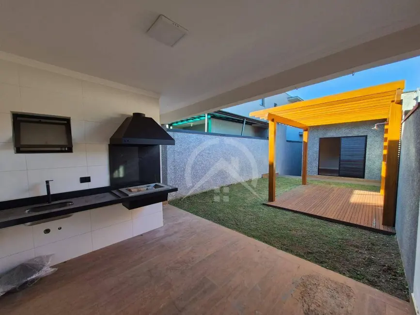 Foto 1 de Sobrado com 3 quartos à venda, 175m2 em Jardim do Lago, Atibaia - SP