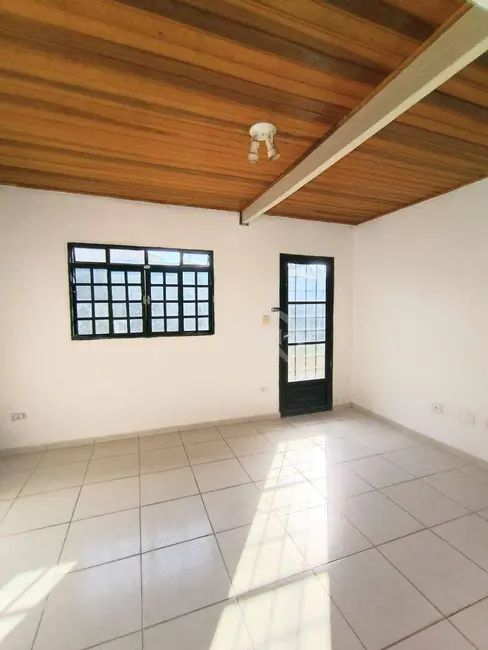Casa com 2 quartos à venda e para alugar, 120m2 em Atibaia Jardim, Atibaia - SP - imagem 5 Foto 5 de Casa com 2 quartos à venda e para alugar, 120m2 em Atibaia Jardim, Atibaia - SP