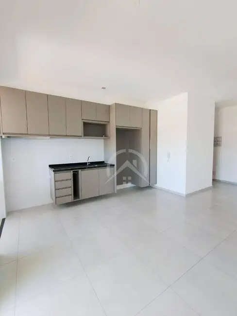 Foto 4 de Apartamento com 2 quartos para alugar, 70m2 em Atibaia Jardim, Atibaia - SP