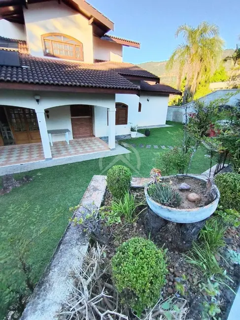 Foto 1 de Sobrado com 4 quartos à venda e para alugar, 2000m2 em Atibaia - SP