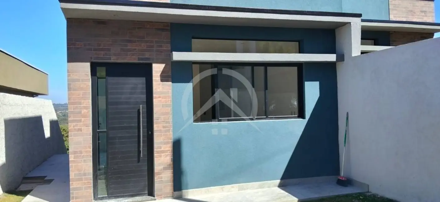 Casa com 2 quartos à venda, 148m2 em Jardim Santo Antônio, Atibaia - SP - imagem 2 Foto 2 de Casa com 2 quartos à venda, 148m2 em Jardim Santo Antônio, Atibaia - SP